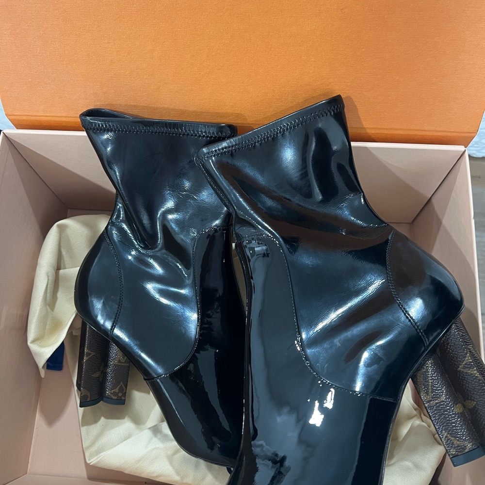 Louis Vuitton Glossy Black Heeled Boots